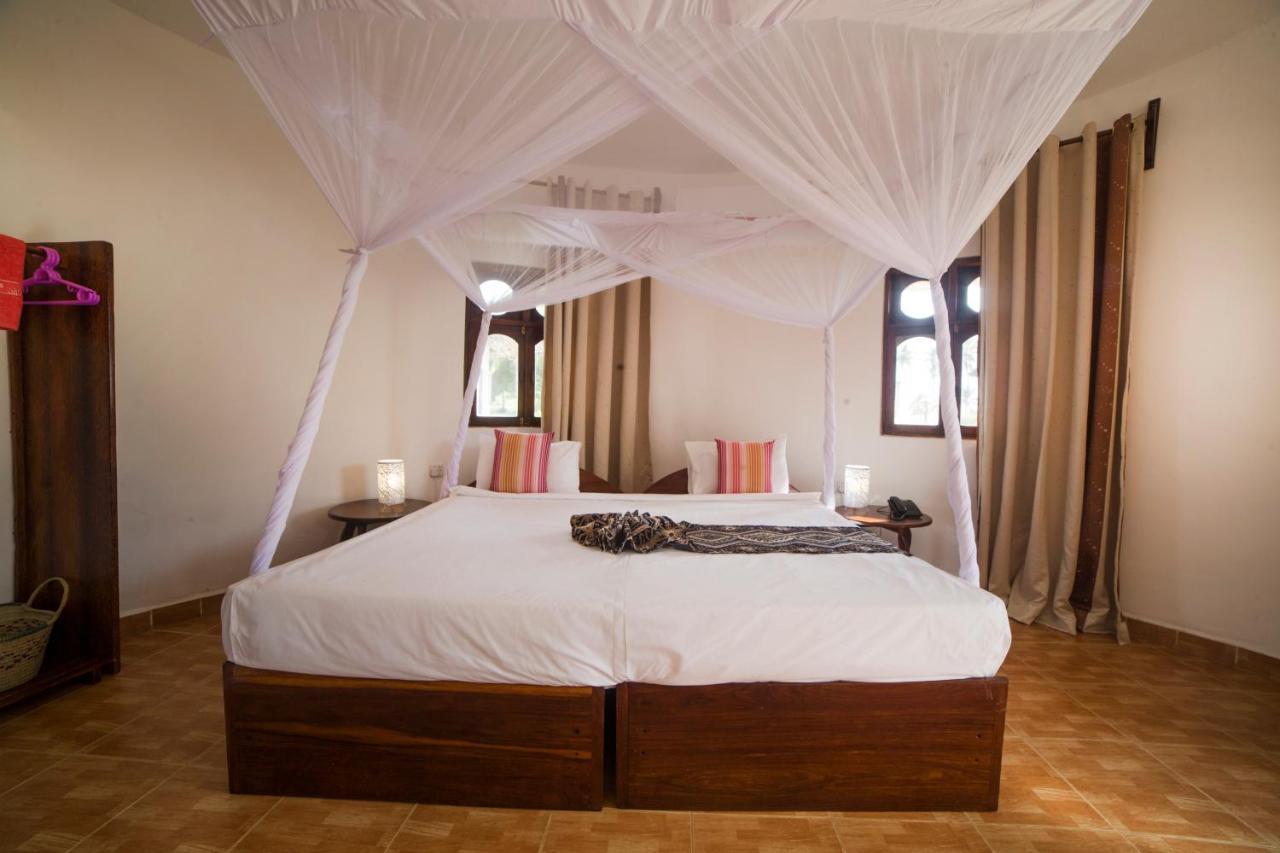 Antonio Beach Tree House Hotel & Spa Uroa Eksteriør billede
